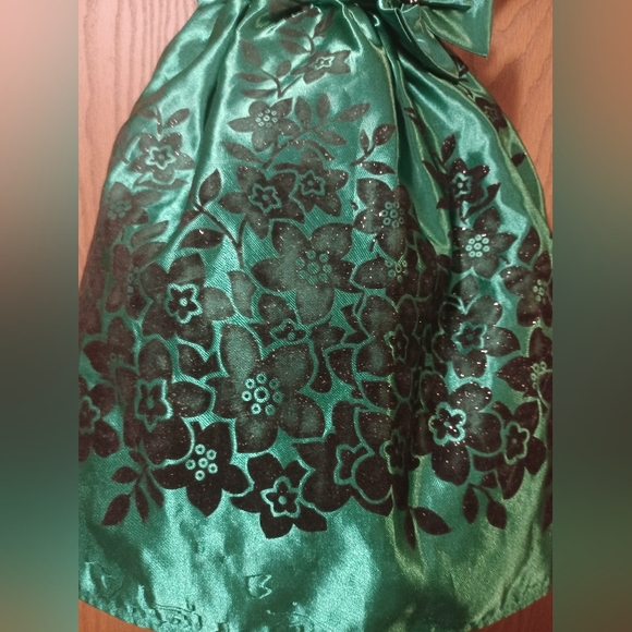 JONA MICHELLE black velvet & green floral print satin formal dress - Picture 4 of 9